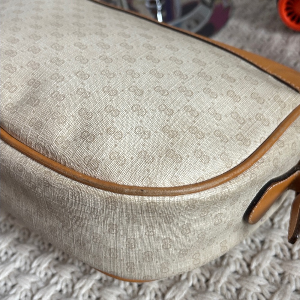 Authenticated Vintage Gucci Micro GG Bag - Picture 10 of 17
